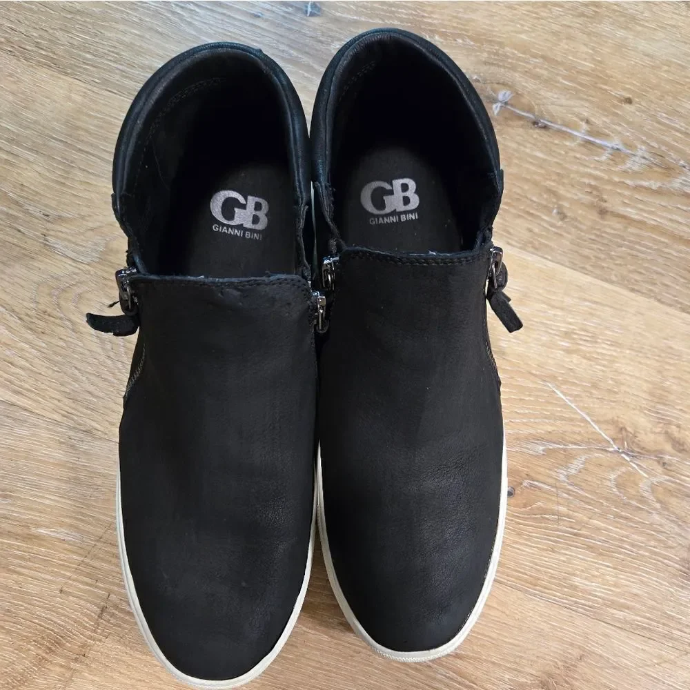 Gianni Bini Black Sneakers with Modern Zipper Design